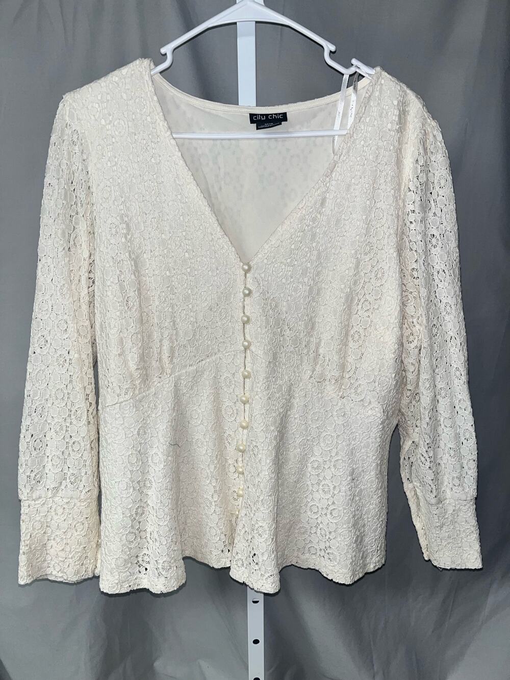 CITY CHIC top size M/18